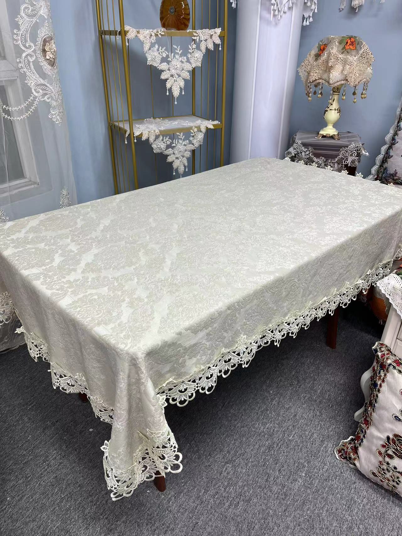 水溶[130*180]米色镂空刺绣雪尼尔提花长方形防烫桌布