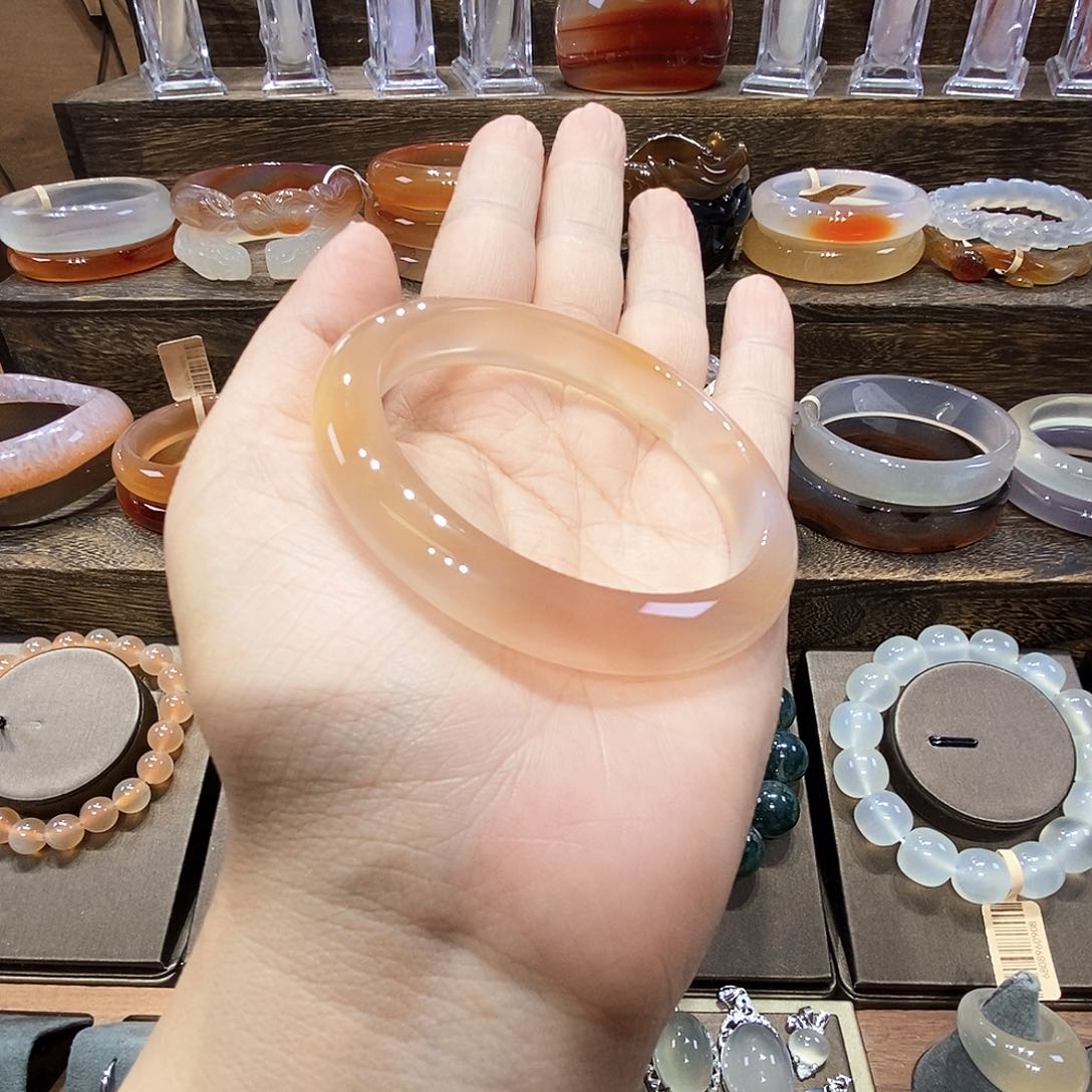 安***然玛瑙/玉髓手镯未镶嵌