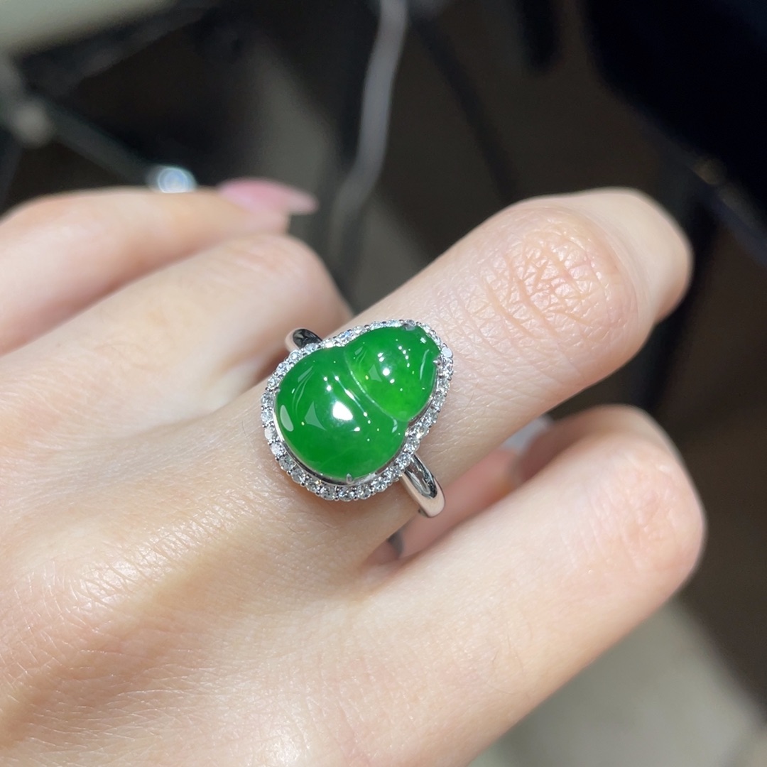 翡翠颈饰18K金镶嵌天然缅甸翡翠a货