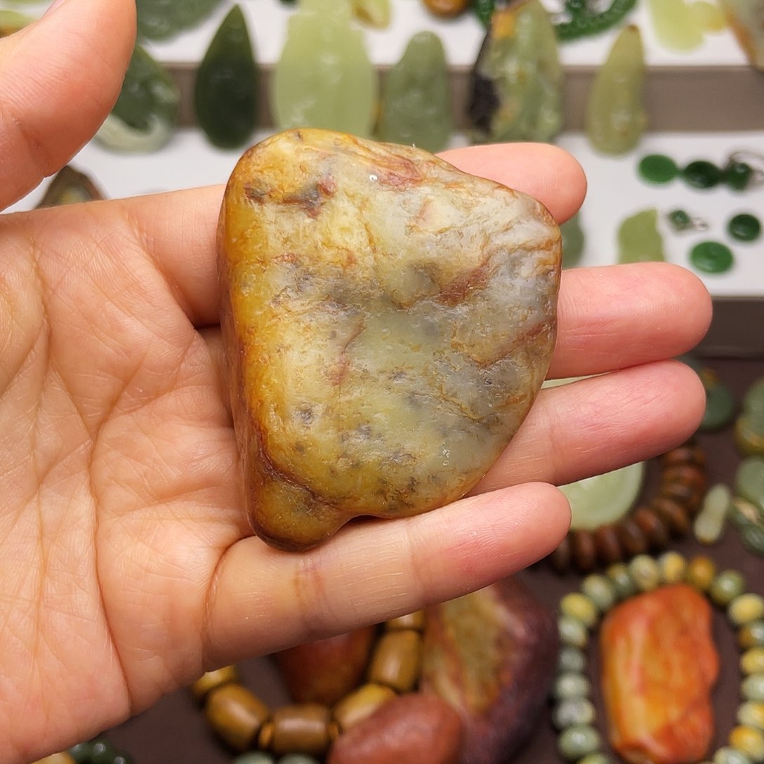 岫岩河磨玉（透闪石质玉）颈饰未镶嵌