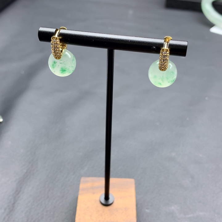 石英质玉耳钉合金
