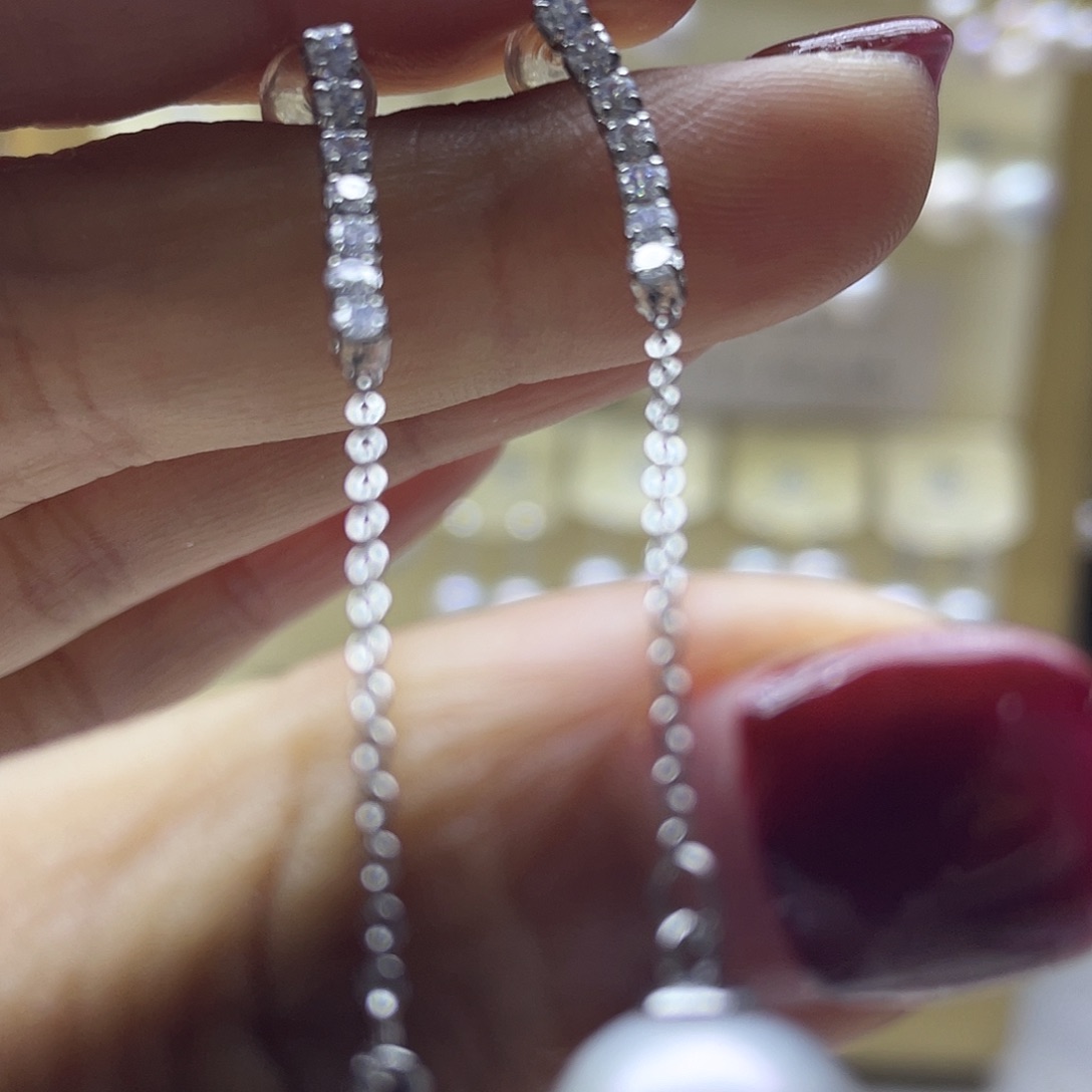 淡水珍珠银S925镶嵌耳饰