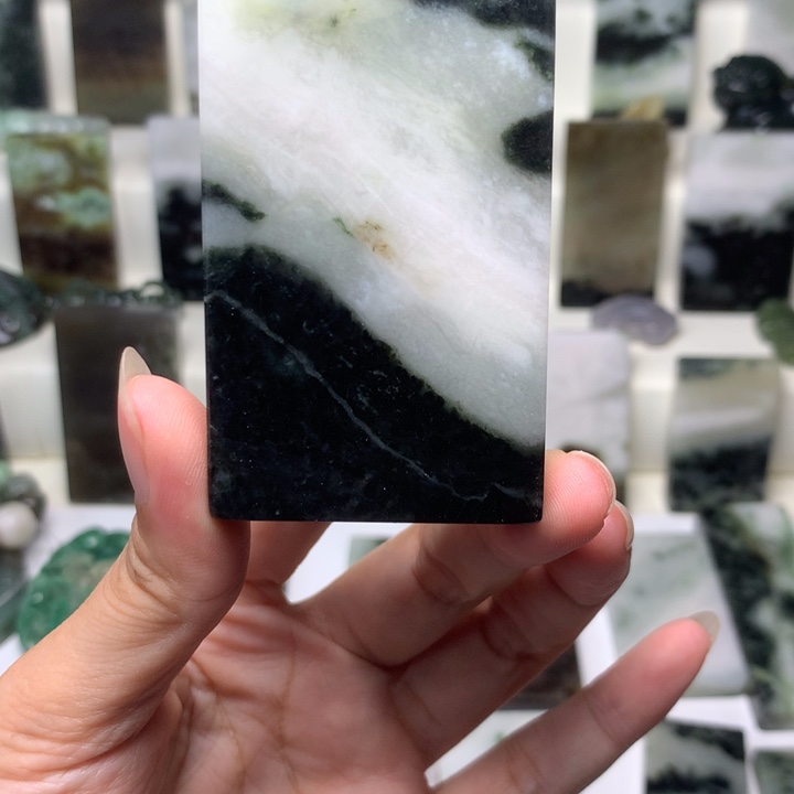 未镶嵌独山玉颈饰