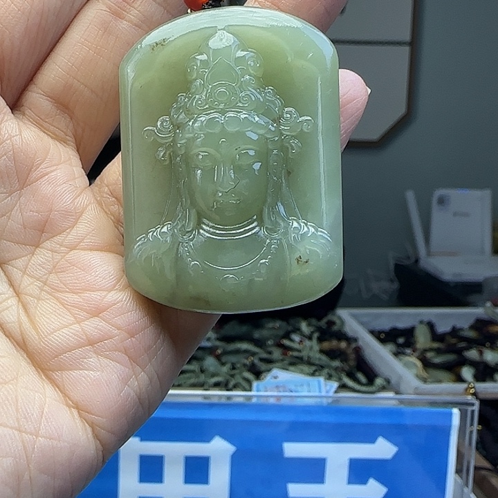 和田玉未镶嵌颈饰