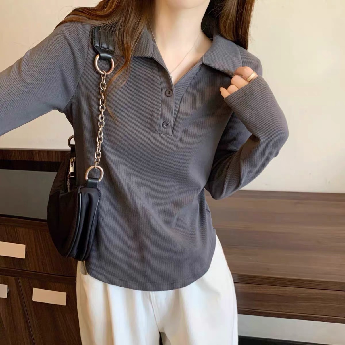 哺乳上衣外出辣妈款长袖V领T恤产后喂奶期衣服春秋装穿搭潮妈显瘦