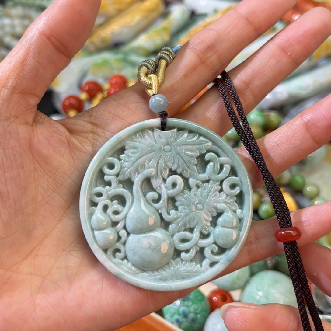 翡翠颈饰未镶嵌待编款