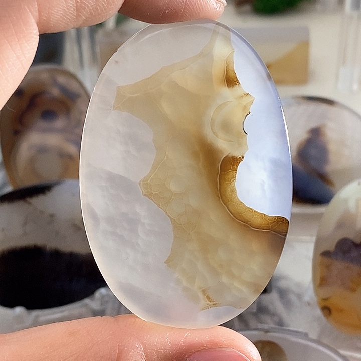 玛瑙/玉髓颈饰未镶嵌