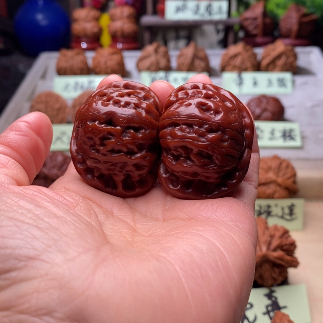 橙***9文玩核桃把件红獅子