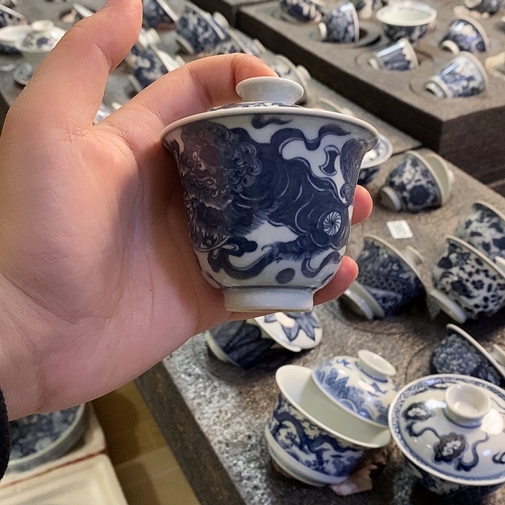 极***g元青花狮子滚绣球