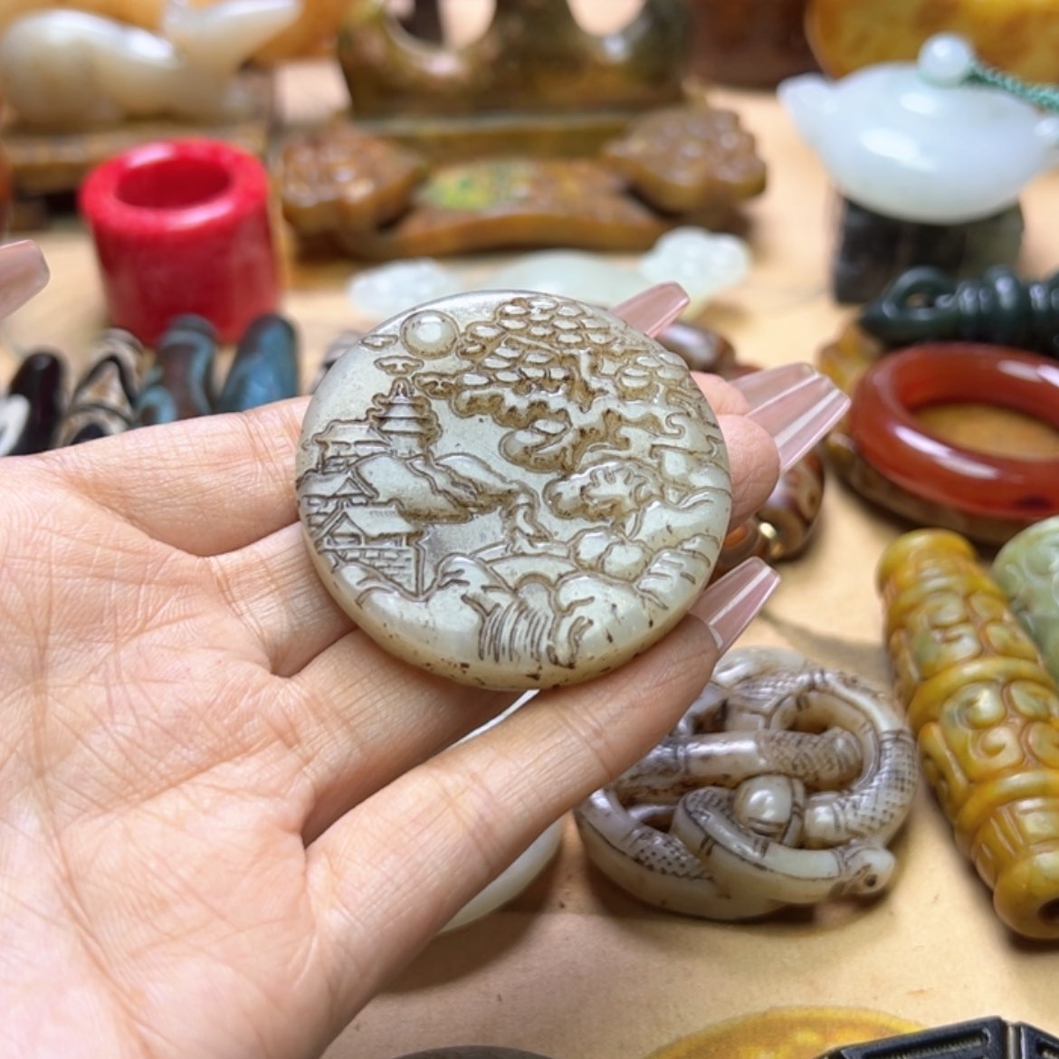 【闪购商品】蛇纹石玉颈饰未镶嵌