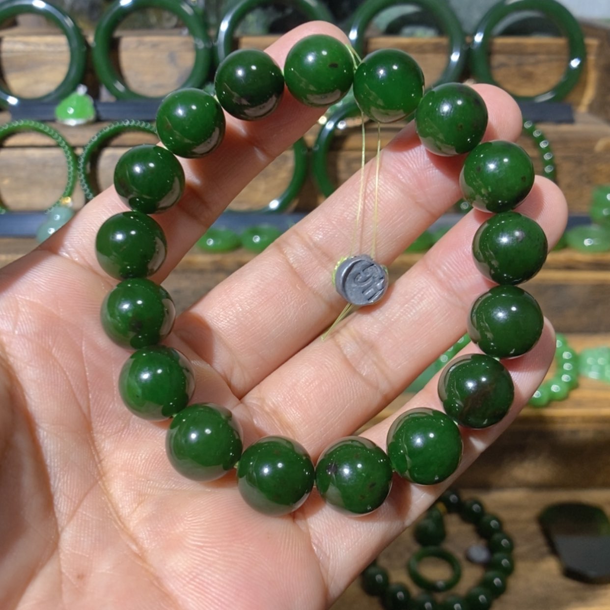 【闪购商品】吊坠(不含链)未镶嵌和田玉布****奥俄七菠菜绿手串