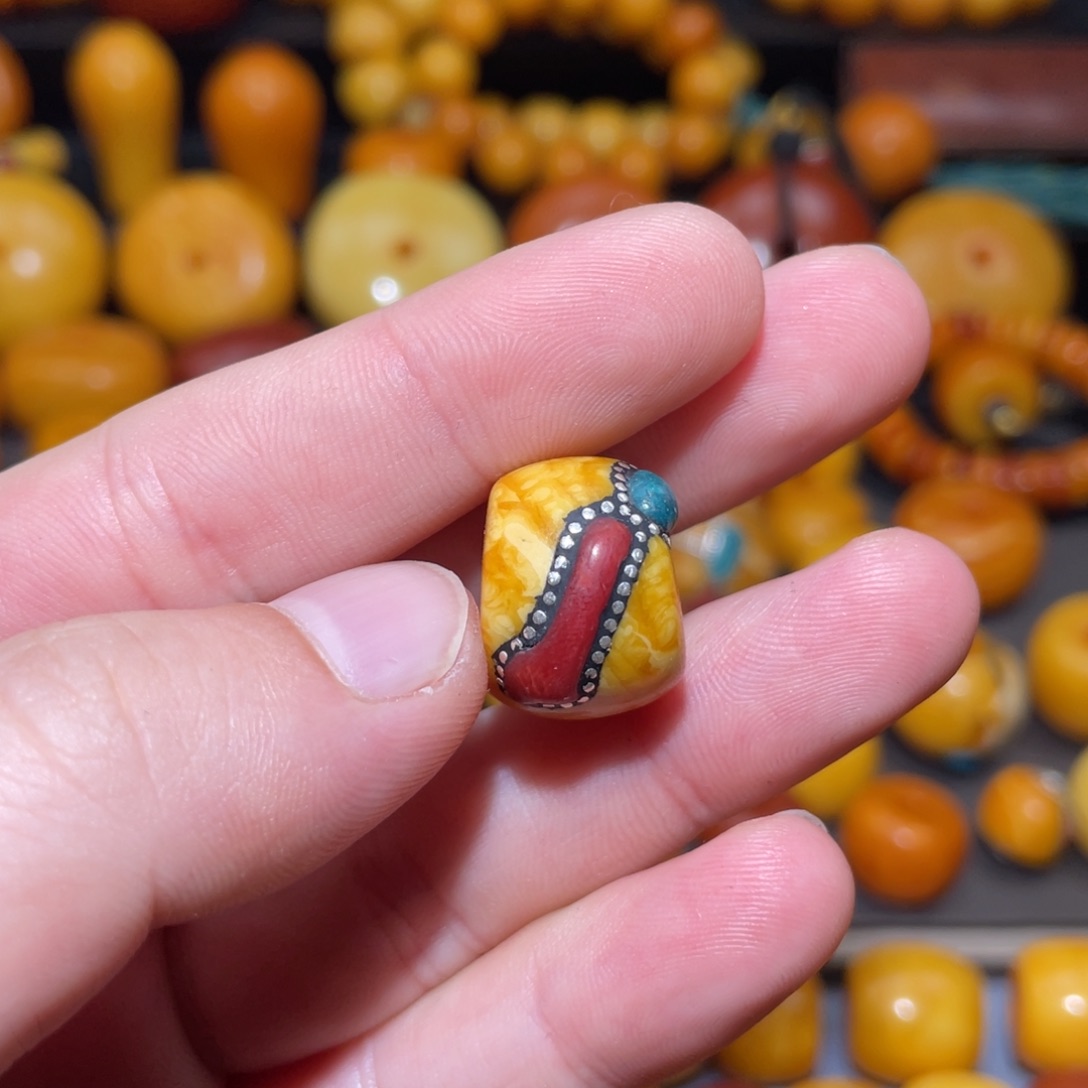 *****琥珀未镶嵌裸石马蹄