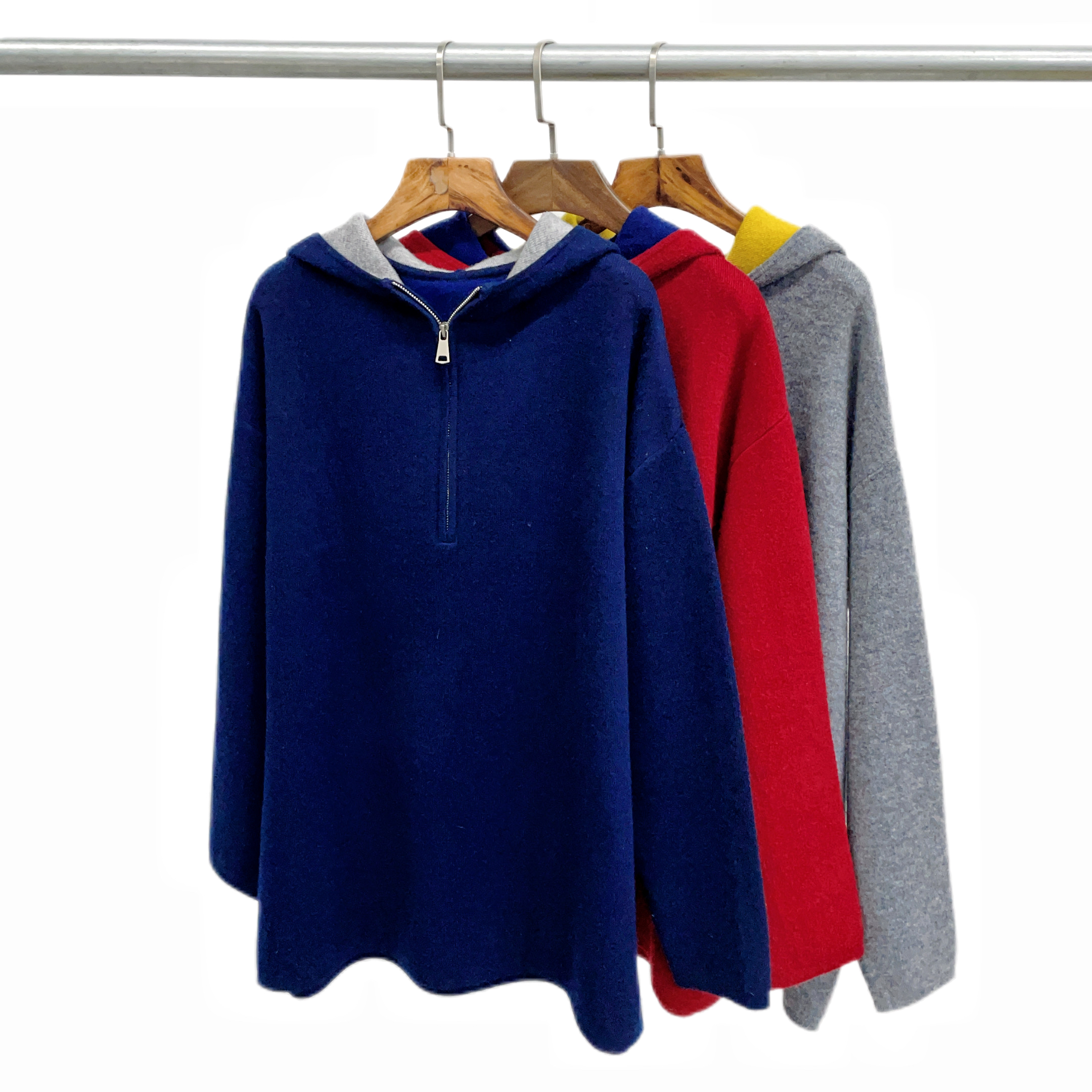 依家——6876全羊毛双色帽子半拉链女士羊绒衫冬季保暖中长款