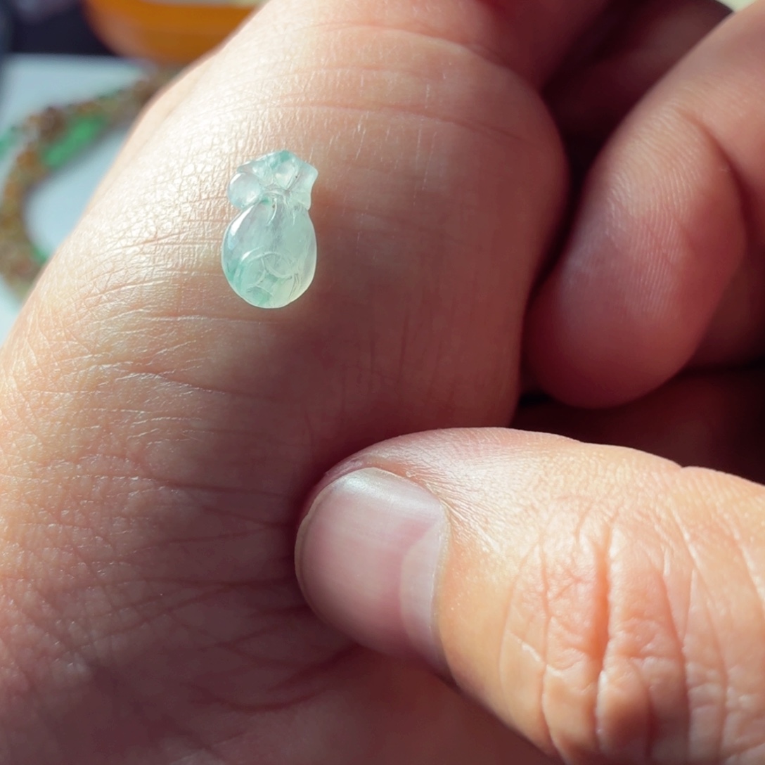 定制翡翠未镶嵌包工