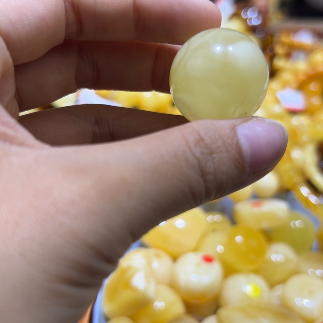 琥珀珠宝奇石未镶嵌