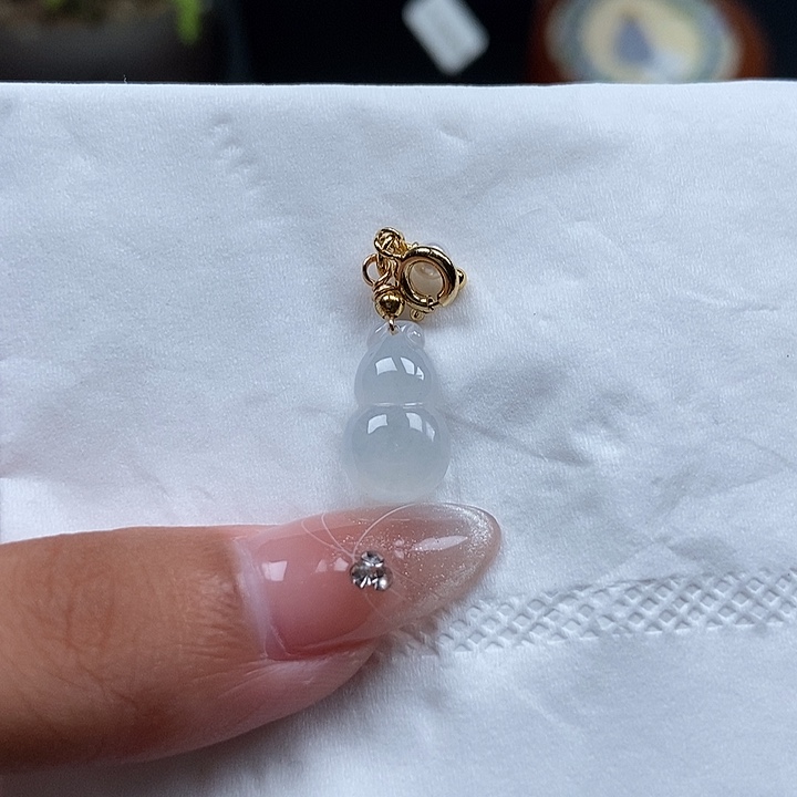 翡翠挂件未镶嵌吊坠