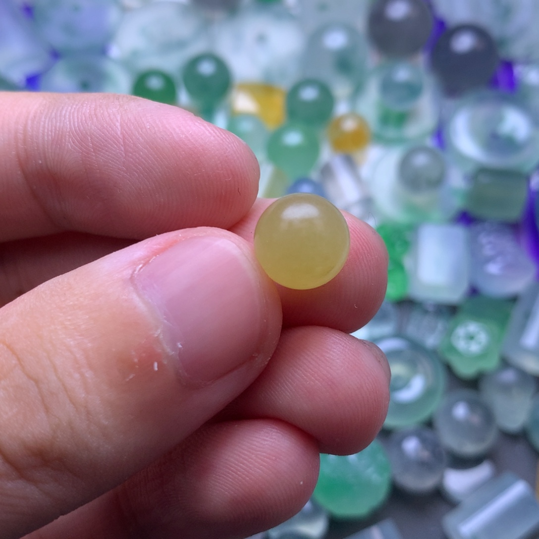 定制翡翠未镶嵌挂件