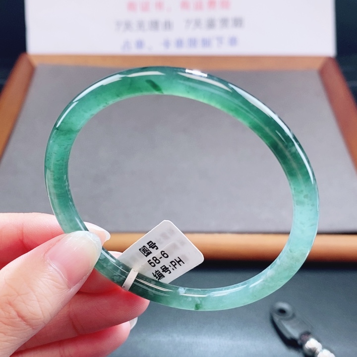 翡翠未镶嵌手镯翡翠手镯40