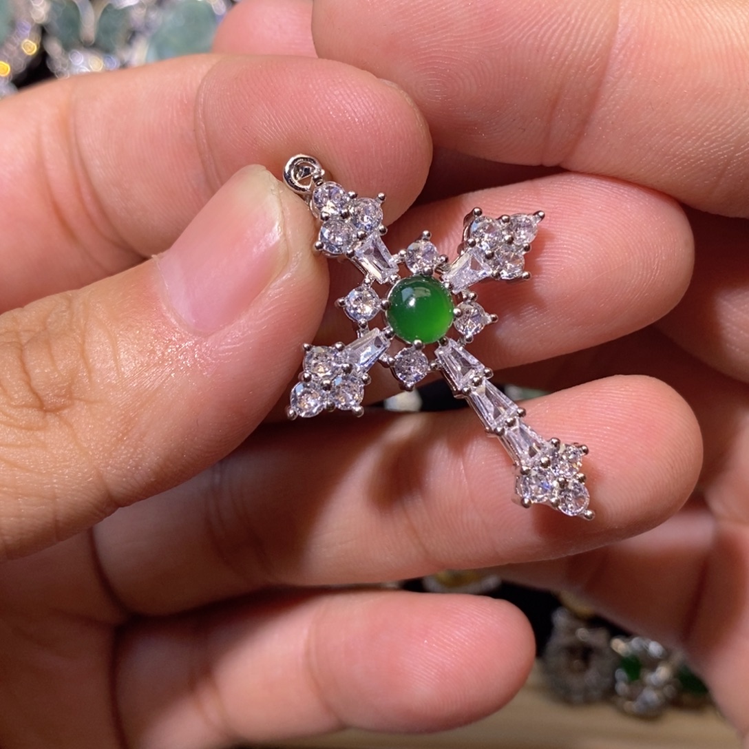 翡翠未镶嵌颈饰天然