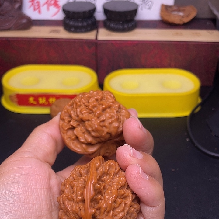 聊***司吊坠桃核官帽福利