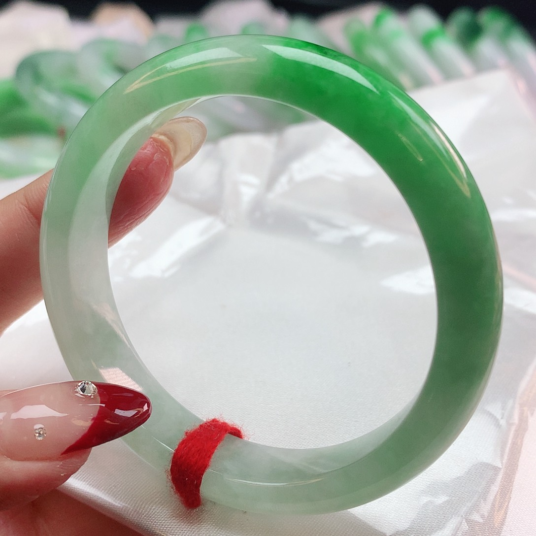 翡翠手镯未镶嵌2376正圈53