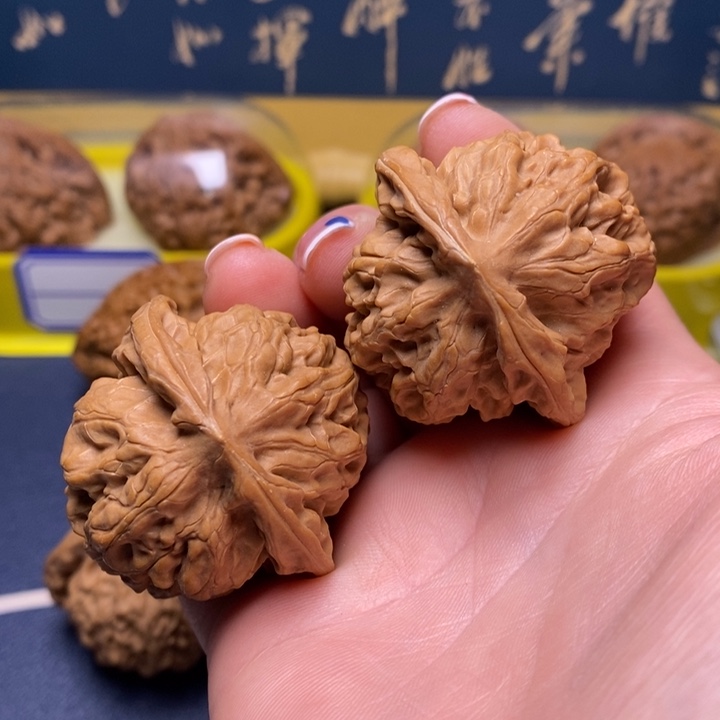 文玩核桃吊坠40磐石