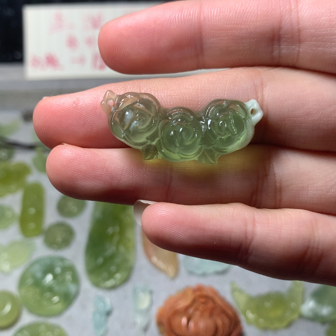 蛇纹石玉合金颈饰