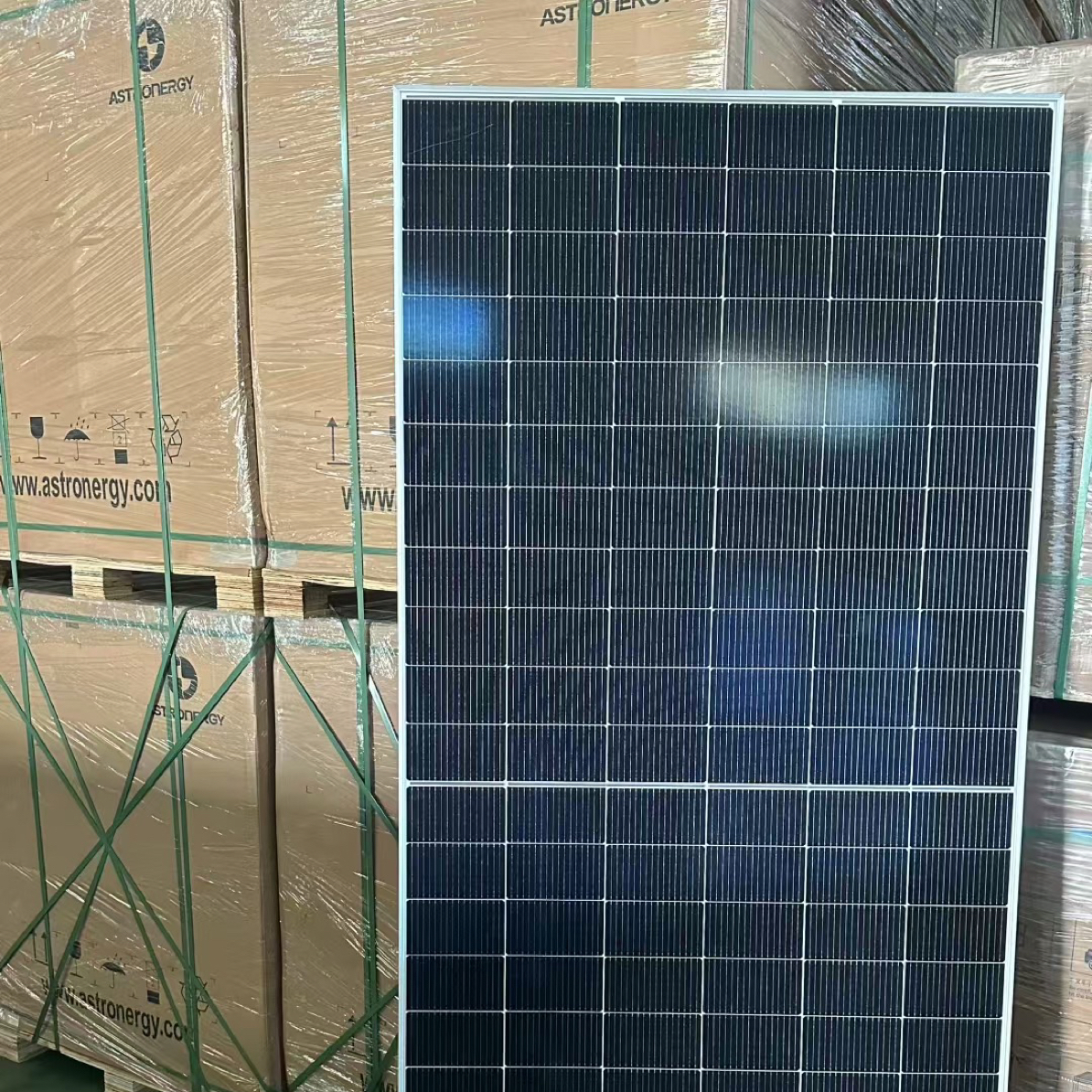 正泰A级550瓦-730瓦太阳能光伏板带质保