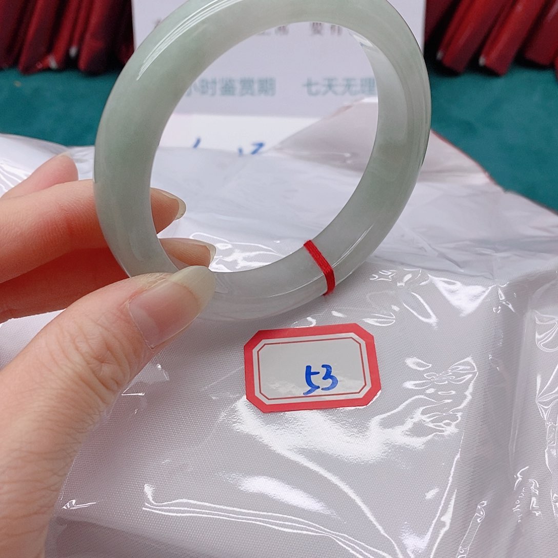 翡翠手镯未镶嵌煲****.533333333