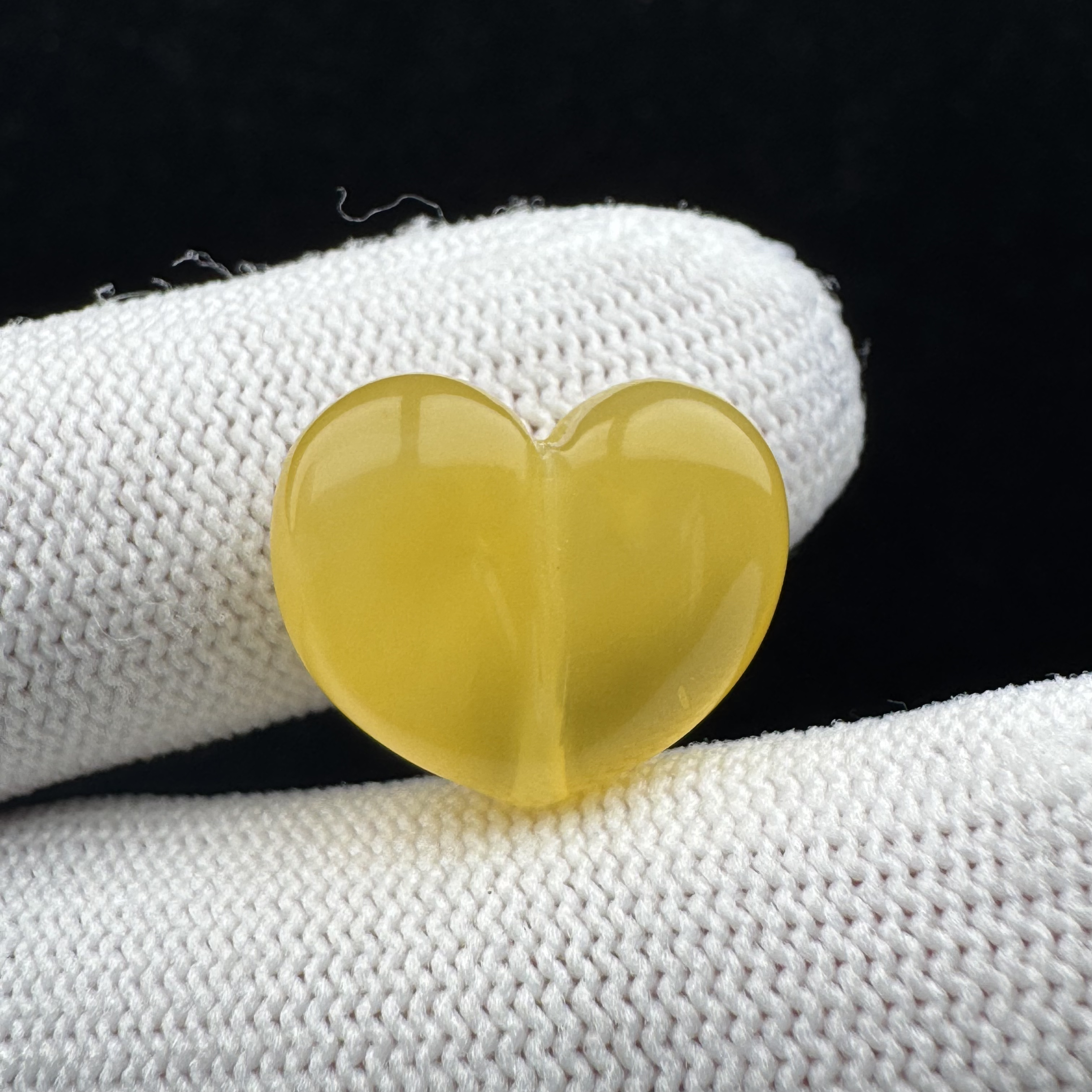 M4507天然蜜蜡爱心 17.9*14.7mm支持鉴定 假一罚四