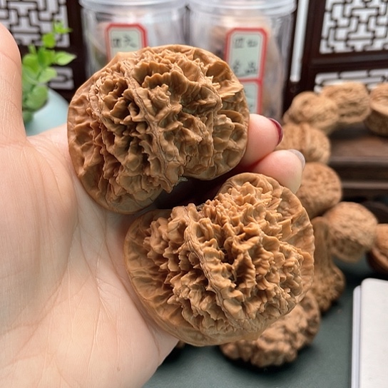 文玩核桃吊坠55大刺儿