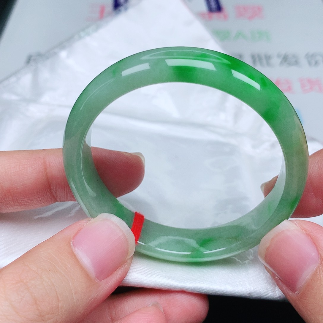 未镶嵌手镯翡翠天然翡翠手镯