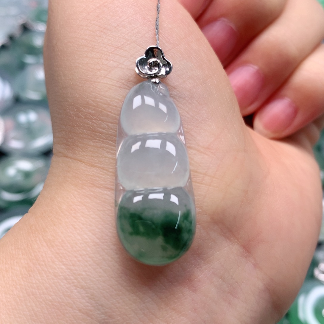 翡翠18K金镶嵌颈饰天然翡翠