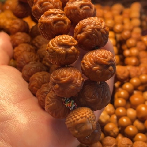 手串猴头核桃上**刀舞台