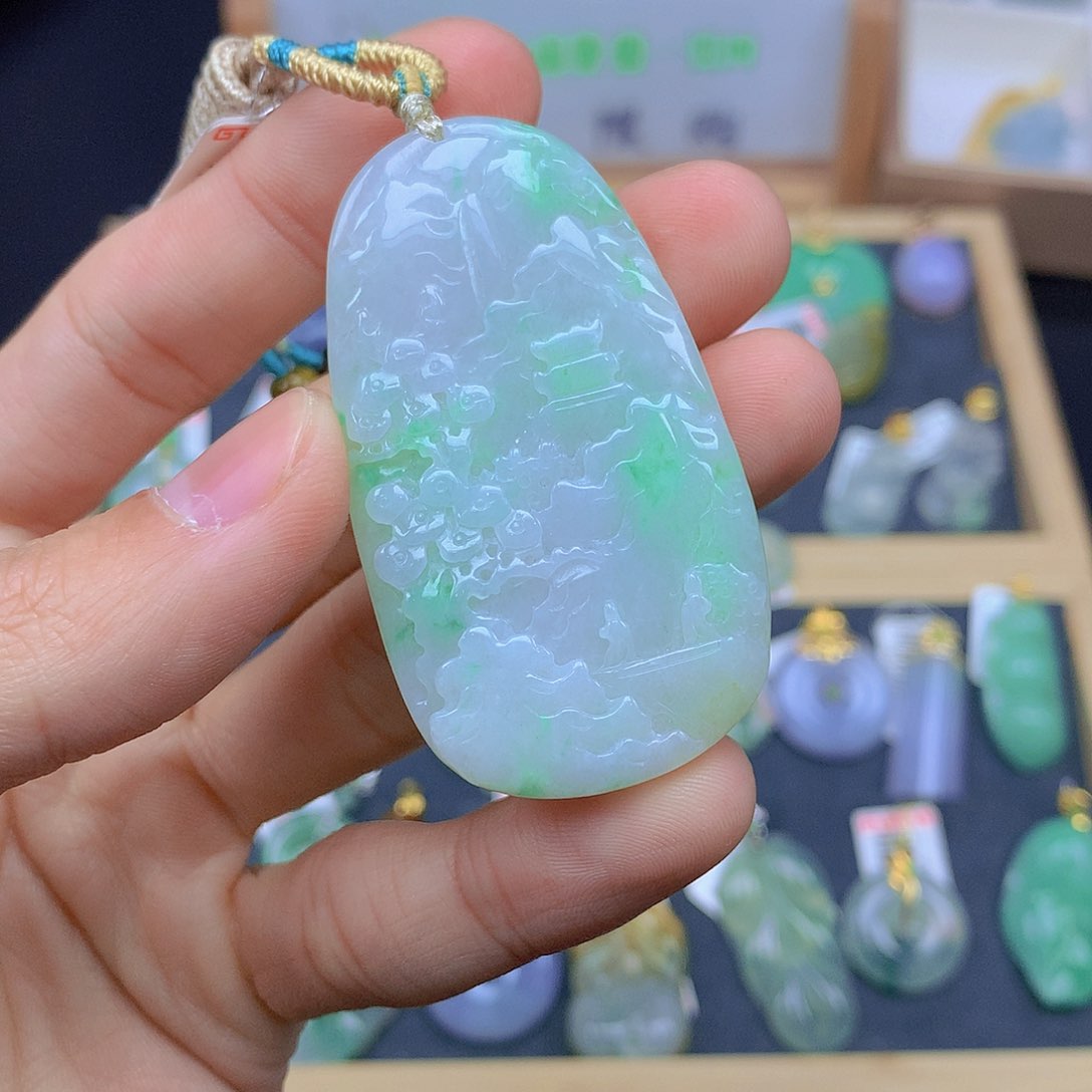 翡翠颈饰未镶嵌翡翠