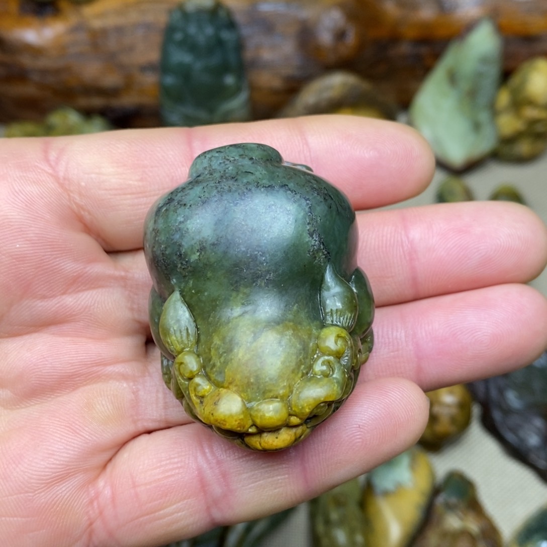 颈饰未镶嵌岫岩河磨玉（透闪石质玉）5****5