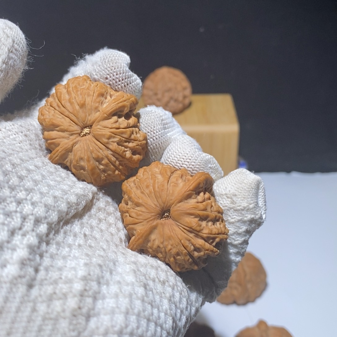 枫***ㅤ文玩核桃吊坠血麒麟