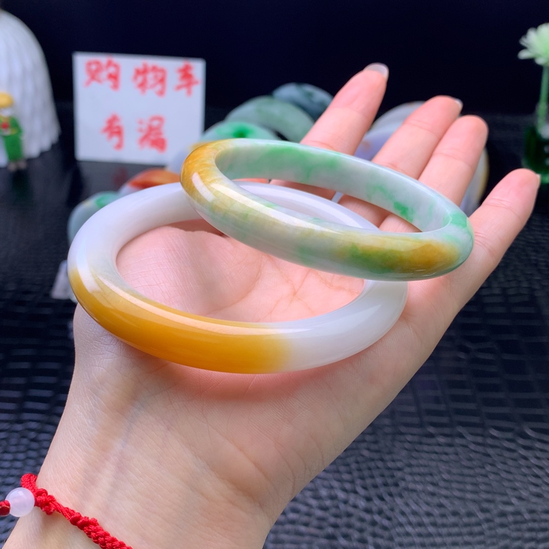 定制翡翠未镶嵌手镯