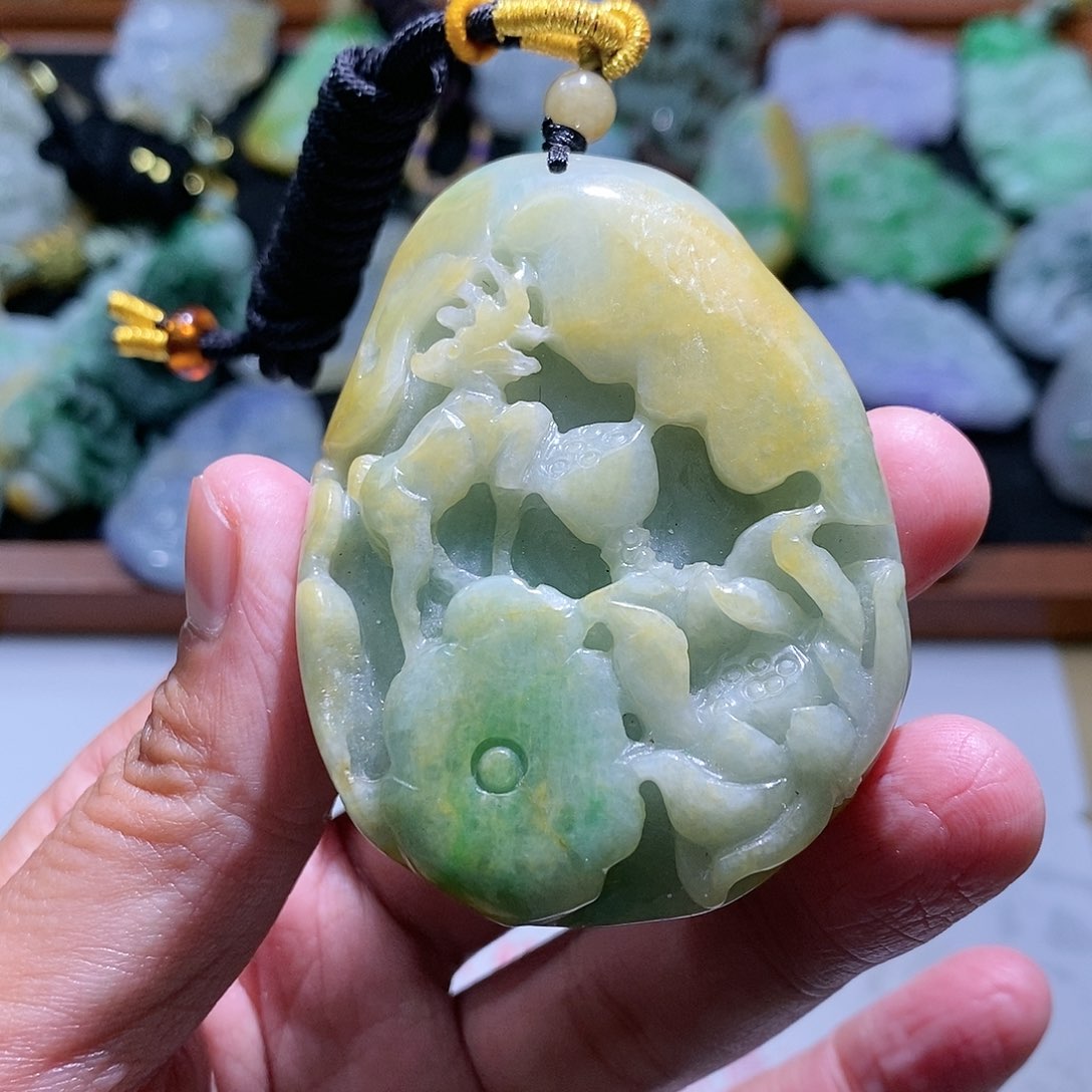 【闪购商品】翡翠颈饰未镶嵌鹿牌