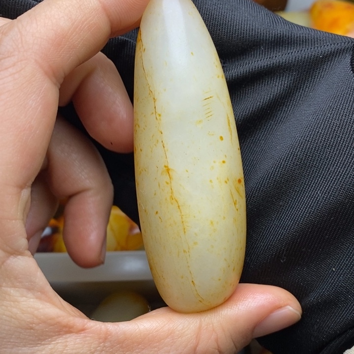 和田玉未镶嵌把件