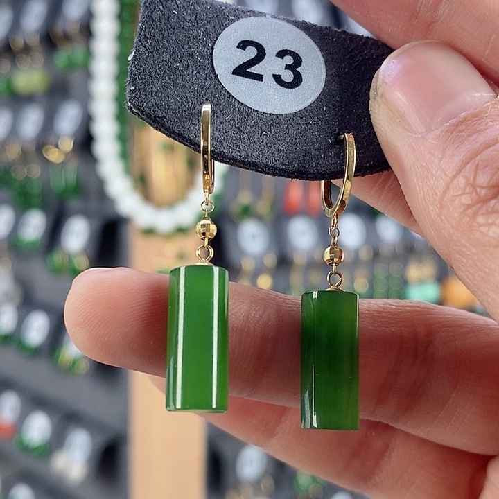 和田玉18K金镶嵌耳饰