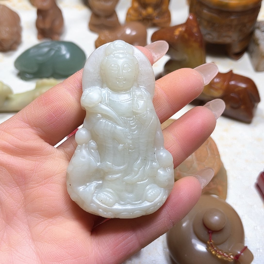 白玉菩提吊坠白玉菩提吊坠