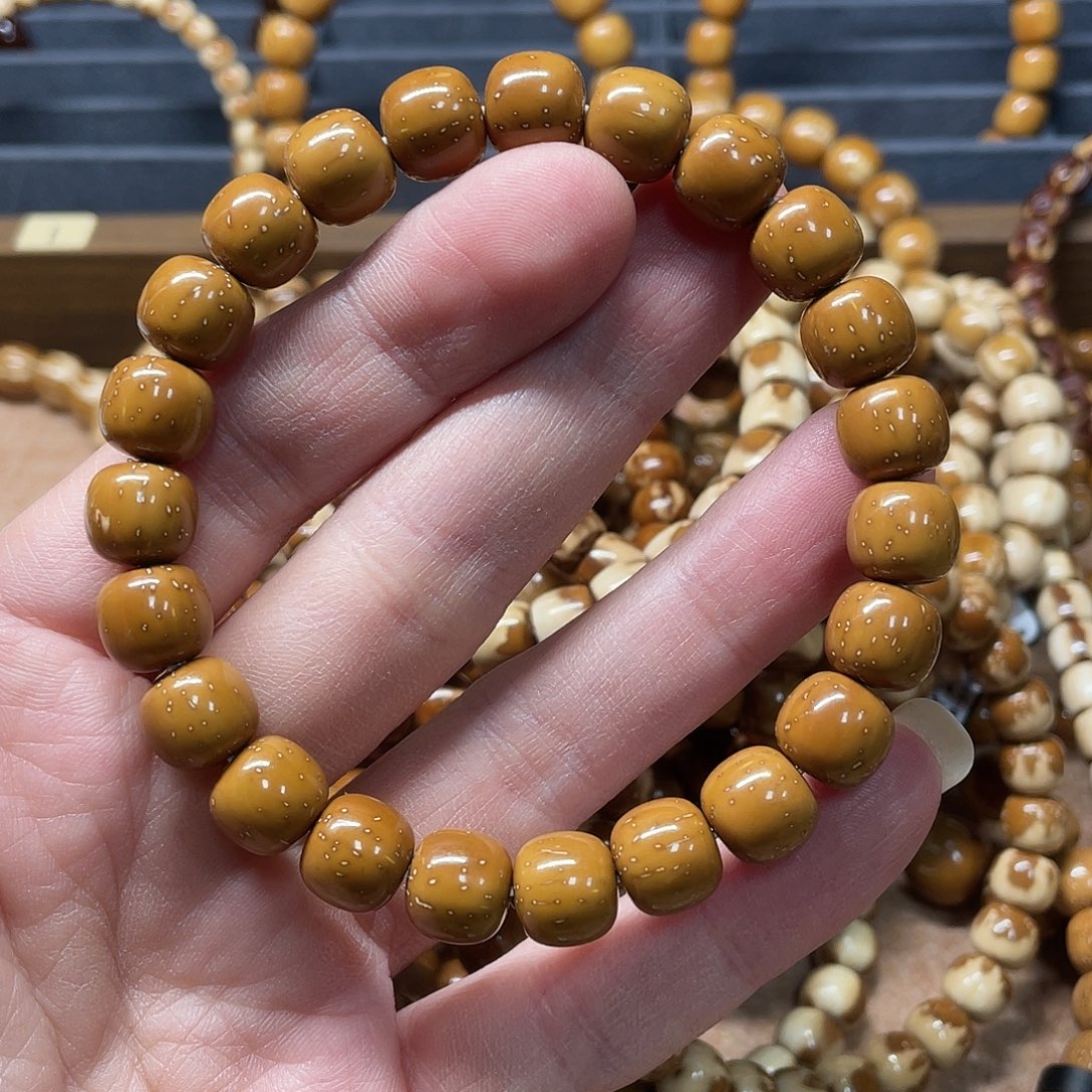 无***鱼吊坠紫金鼠实心紫金鼠手串10+（眼线一般）