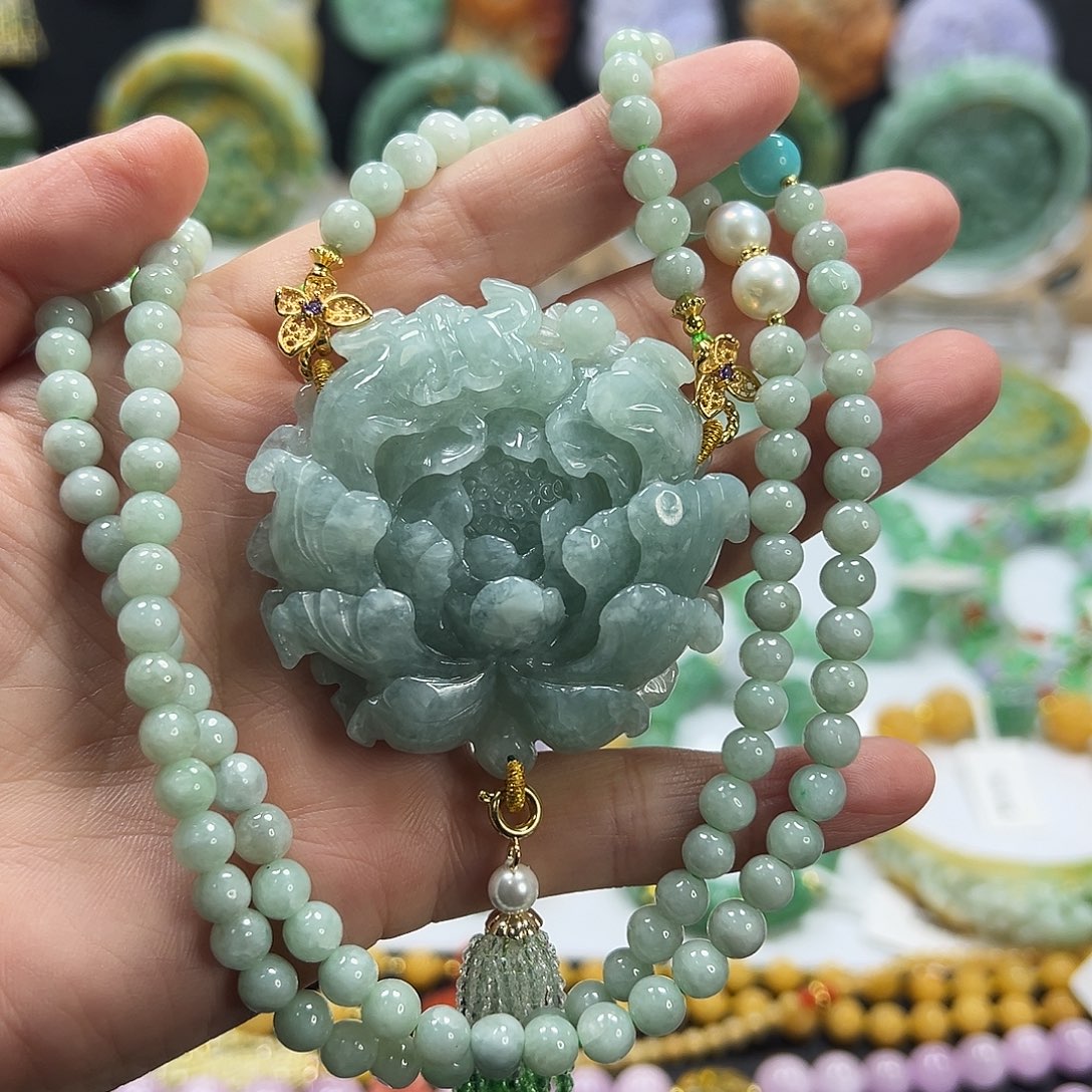 翡翠未镶嵌颈饰吊坠