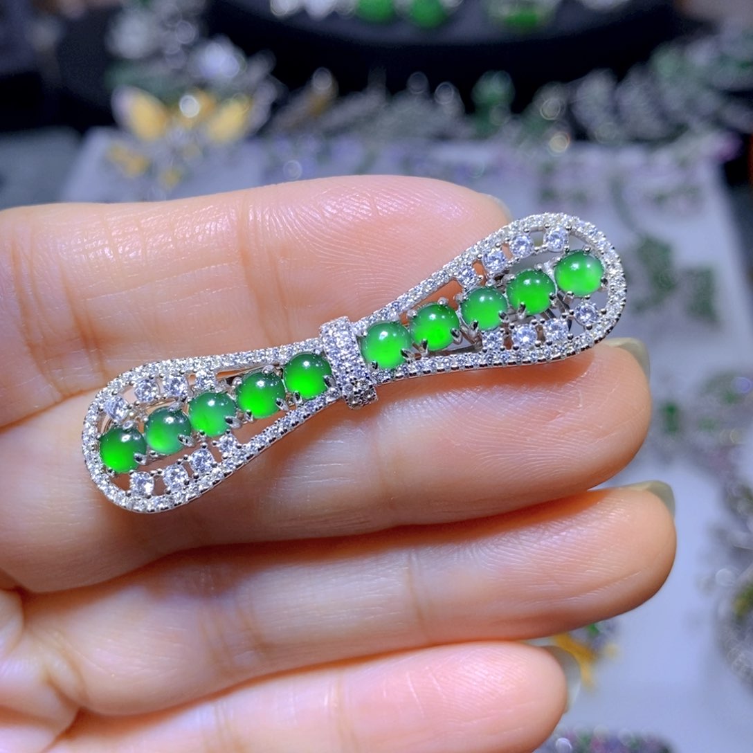 翡翠颈饰银S925镶嵌天然翡翠