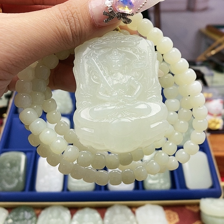 【闪购商品】和田玉颈饰未镶嵌年**花