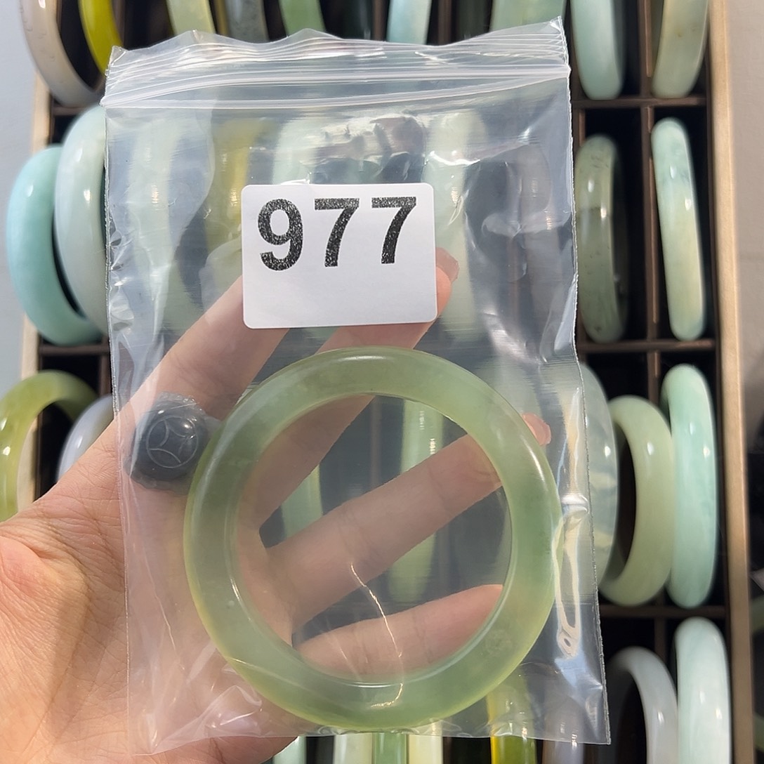 第***人蛇纹石玉未镶嵌手镯