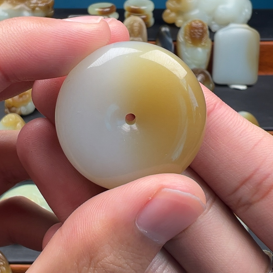 和田玉（糖玉）颈饰未镶嵌冰***雪