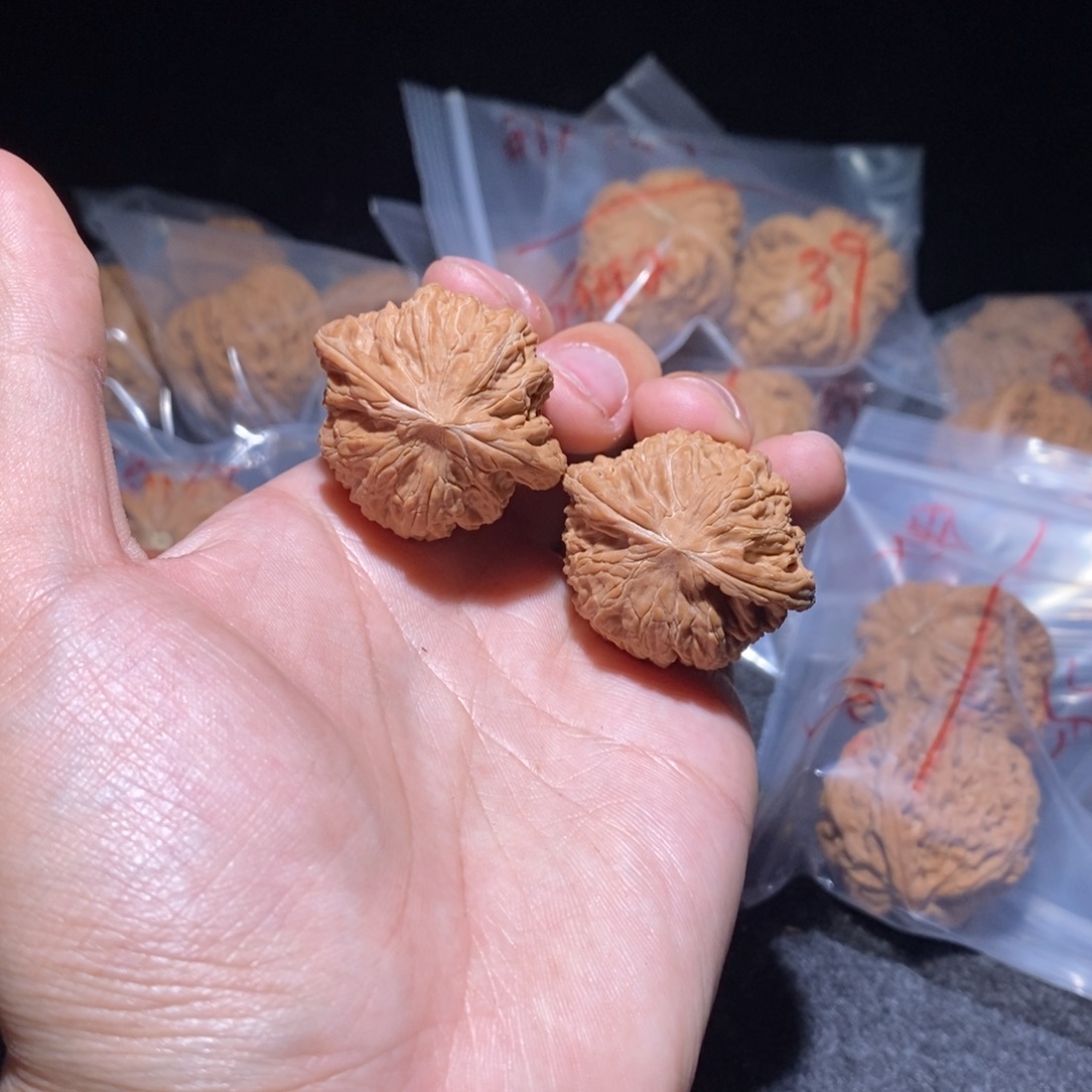 ە****把件文玩核桃磨盘