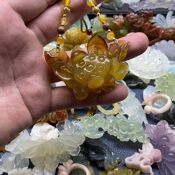 蛇纹石玉合金颈饰